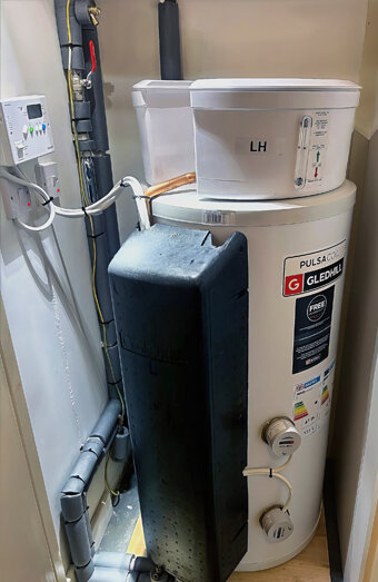 https://victoriaparkhotwater.com.au/uploads/2025/06/electric-hot-water-system-70649.jpg