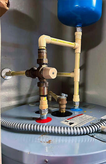 https://victoriaparkhotwater.com.au/uploads/2025/06/gas-hot-water-system-35892.jpg