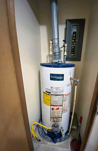 https://victoriaparkhotwater.com.au/uploads/2025/06/gas-hot-water-system-40702.jpg