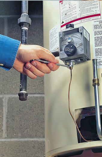 https://victoriaparkhotwater.com.au/uploads/2025/06/hot-water-servicing-64446.jpg